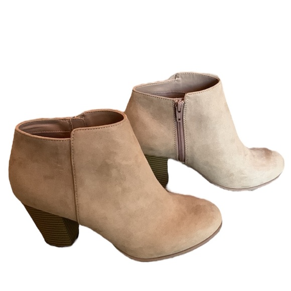 Old Navy Faux Suede Block Heel Booties - Picture 2 of 7